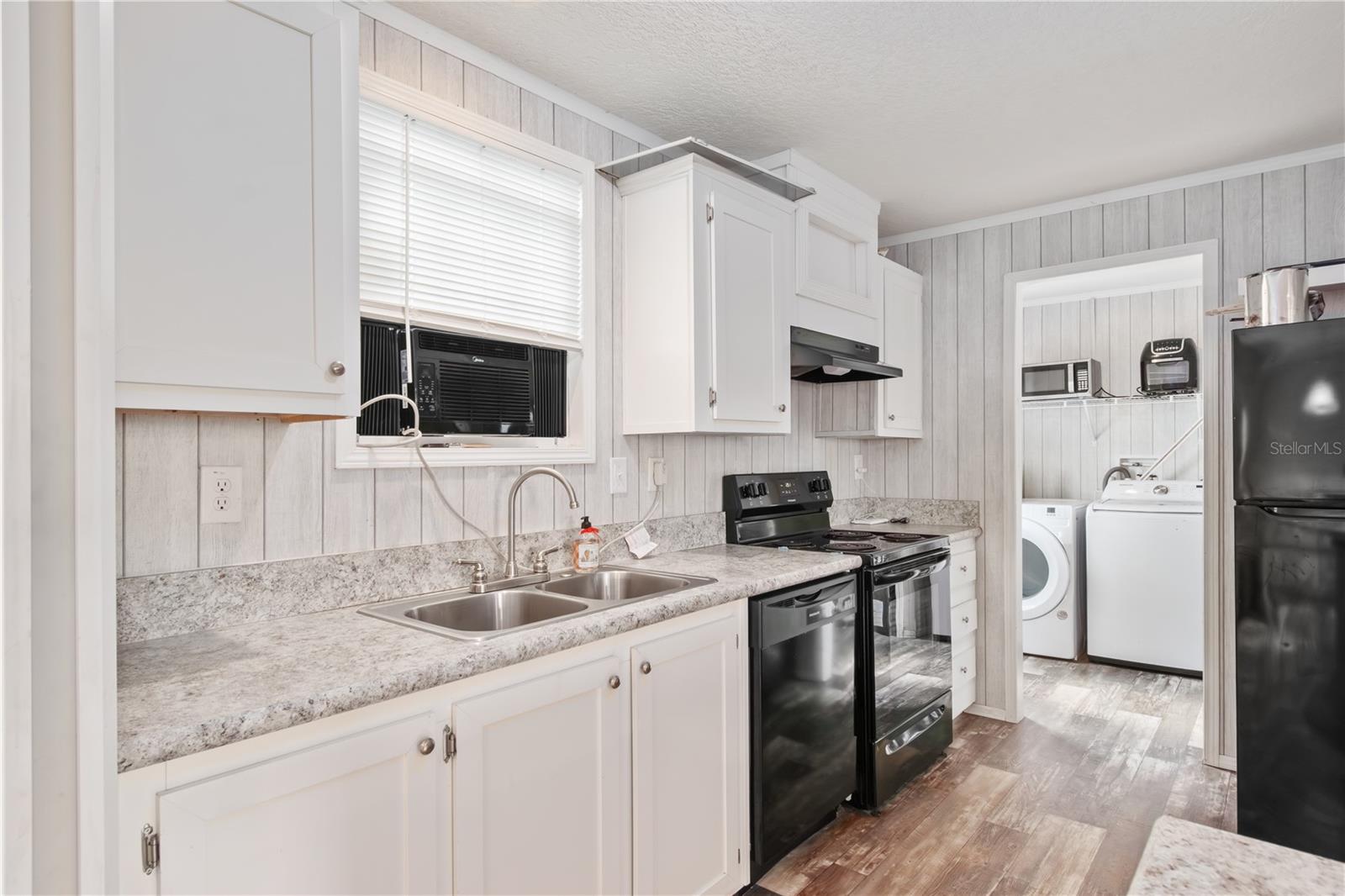 TWIN LAKES RANCHETTES - Residential