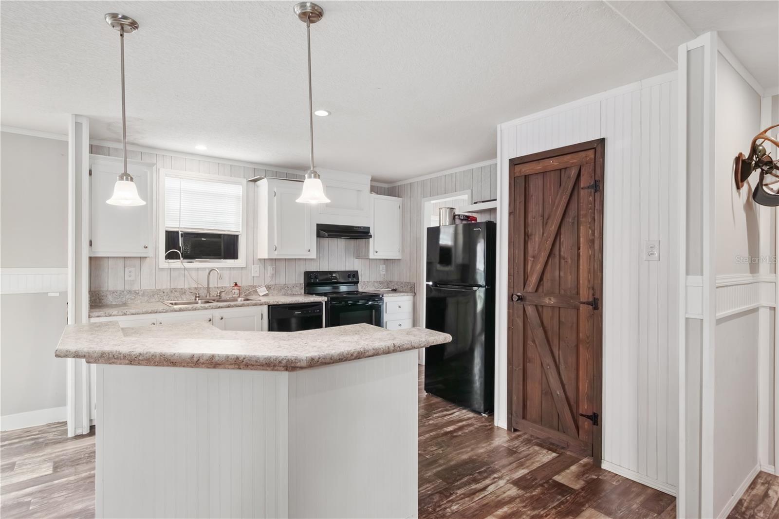 TWIN LAKES RANCHETTES - Residential