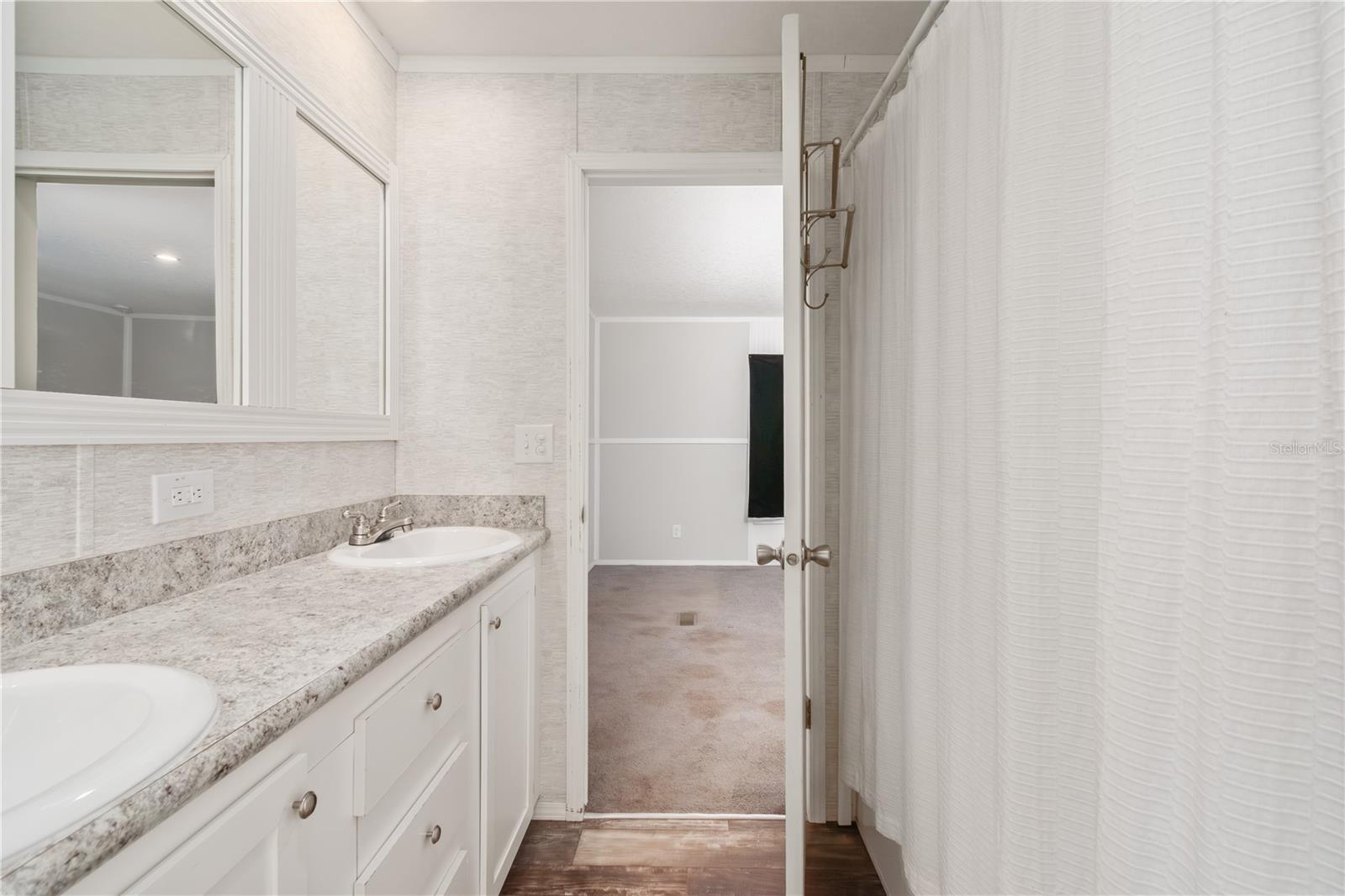 TWIN LAKES RANCHETTES - Residential