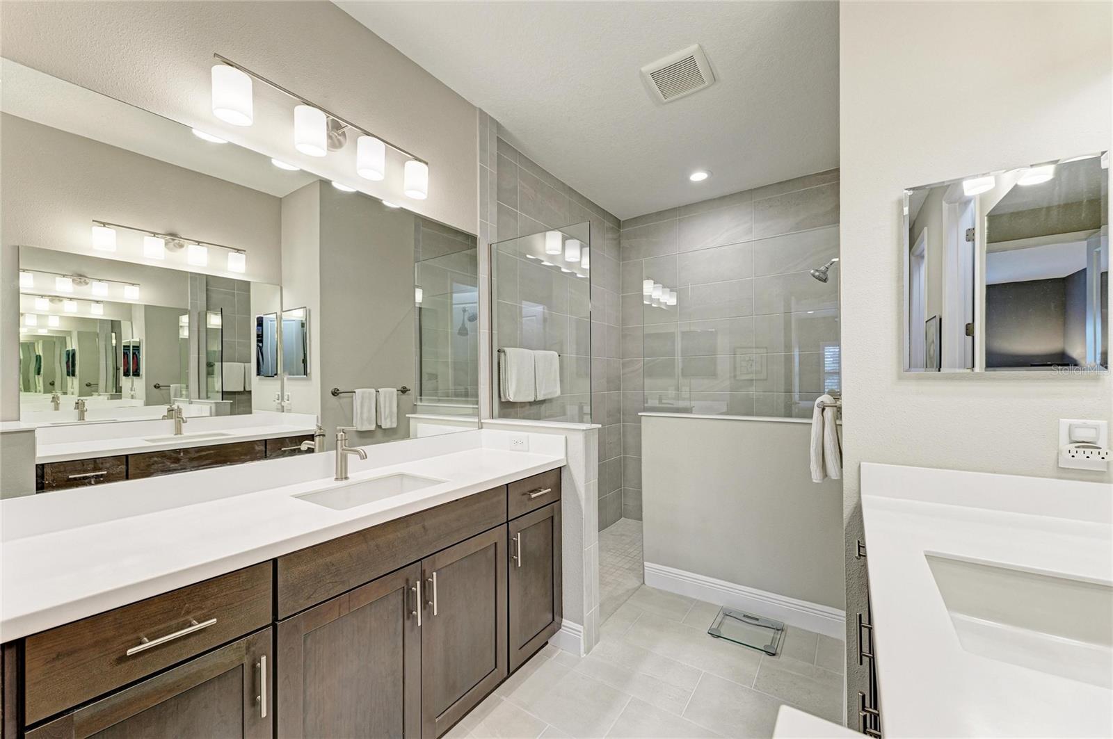 GRAND PALM - Residential