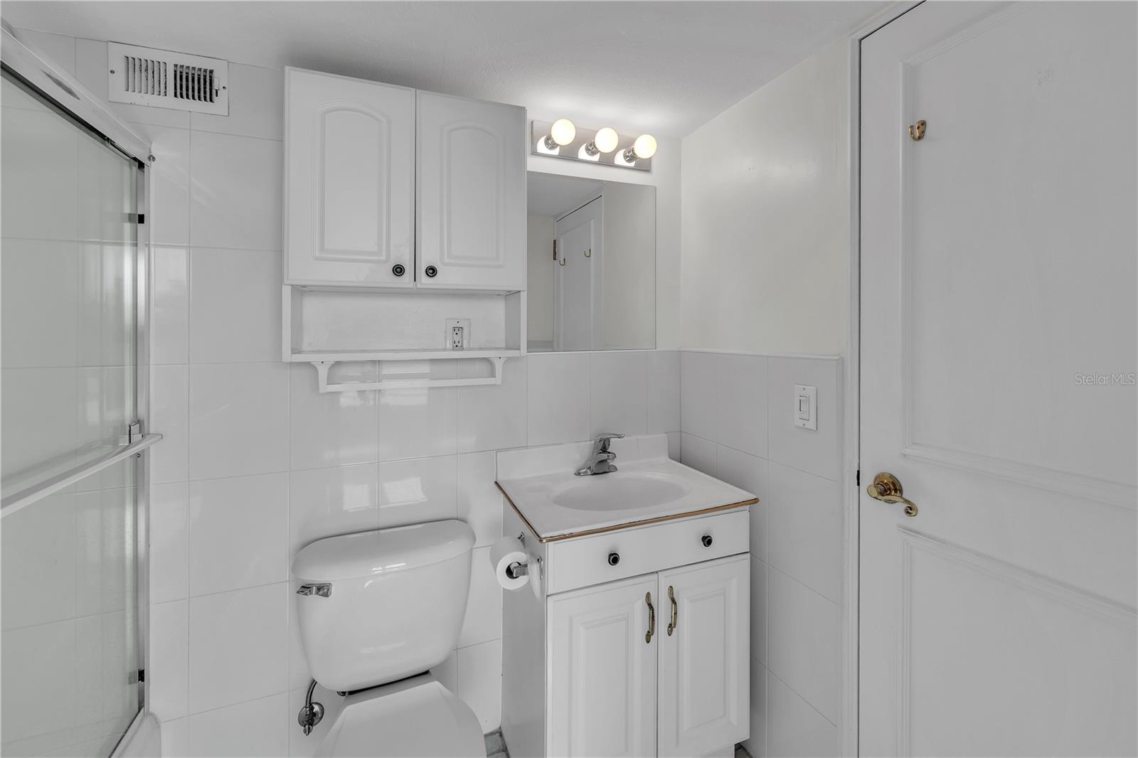 GULFSTREAM TOWERS - Residential Lease