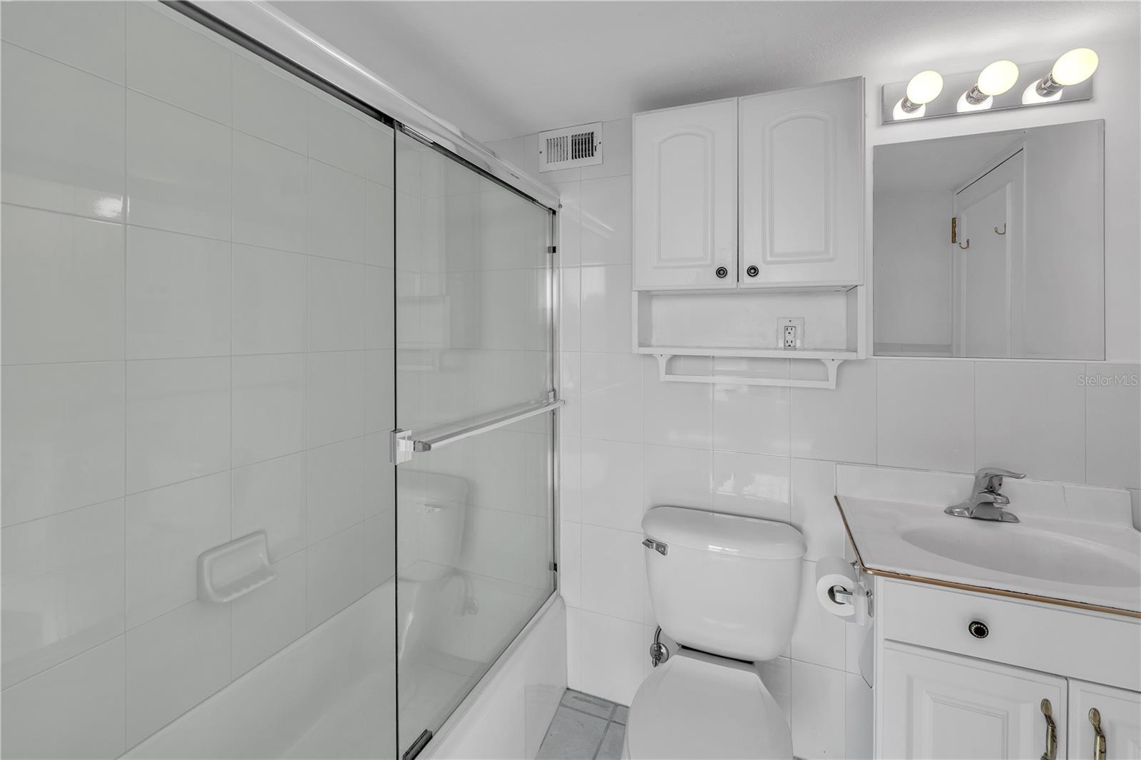 GULFSTREAM TOWERS - Residential Lease