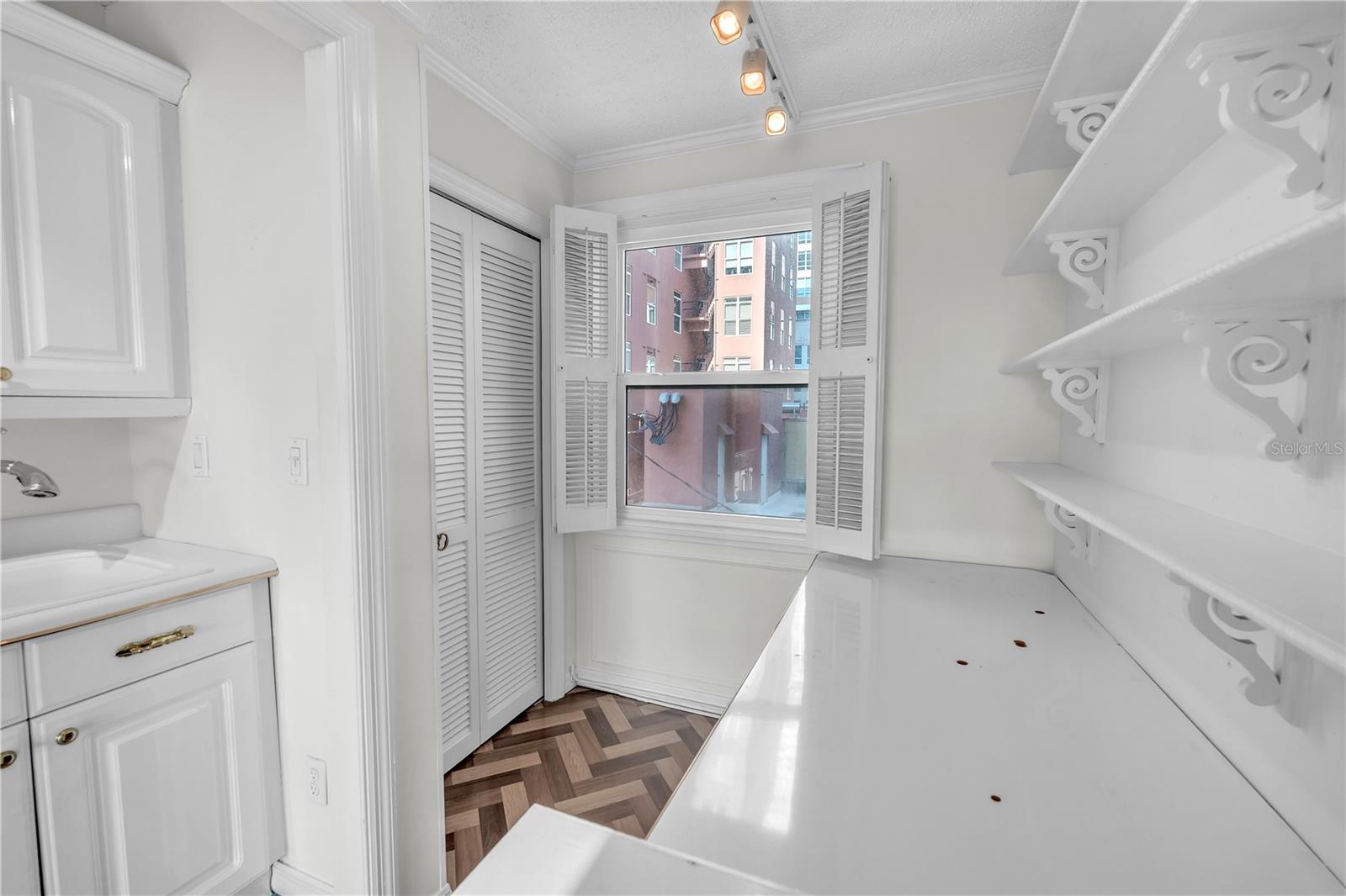 GULFSTREAM TOWERS - Residential Lease