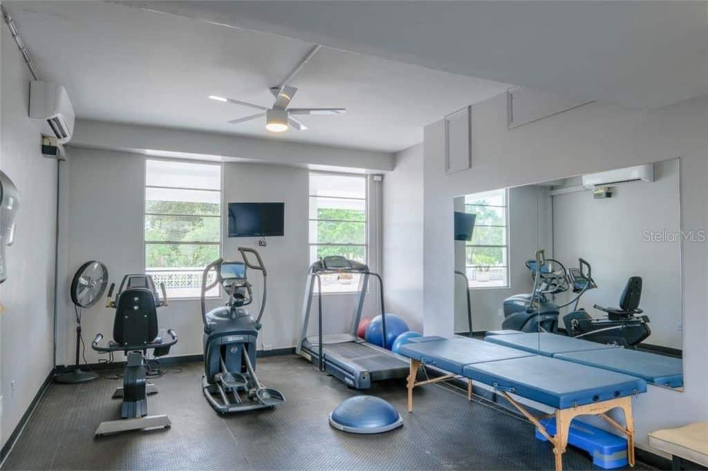 GULFSTREAM TOWERS - Residential Lease