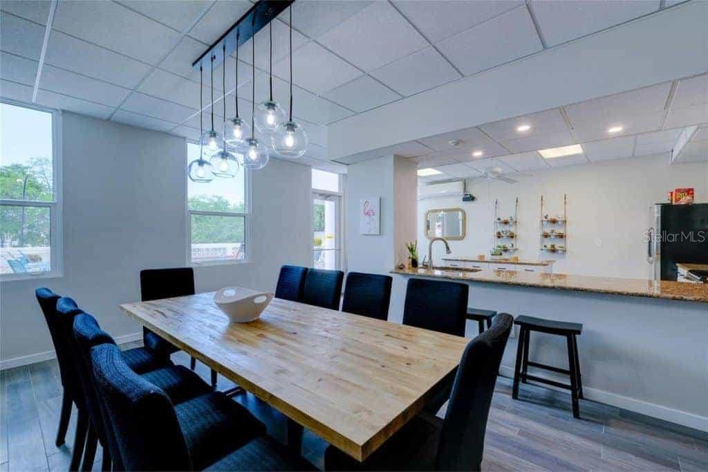 GULFSTREAM TOWERS - Residential Lease