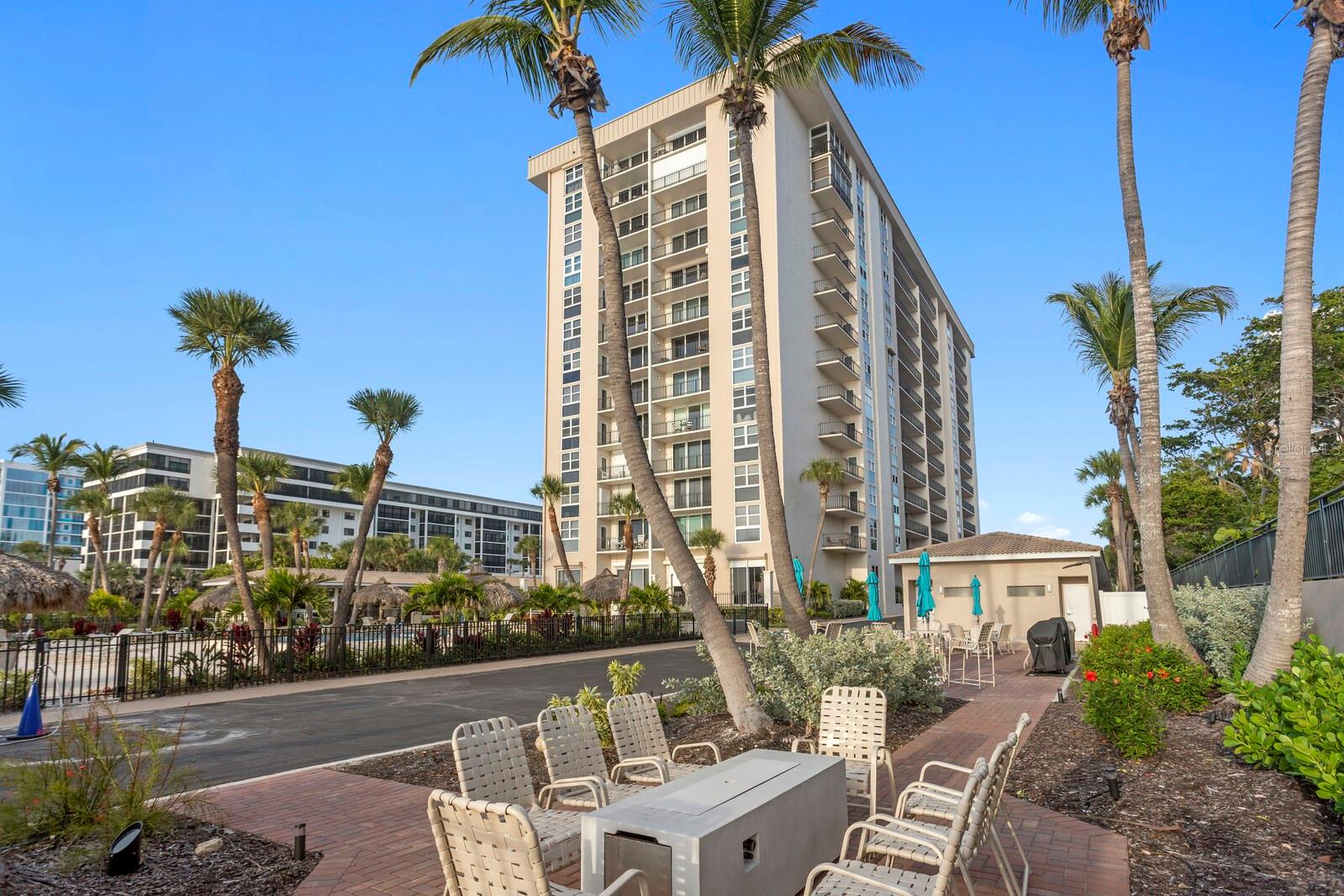 LIDO BEACH CLUB - Residential