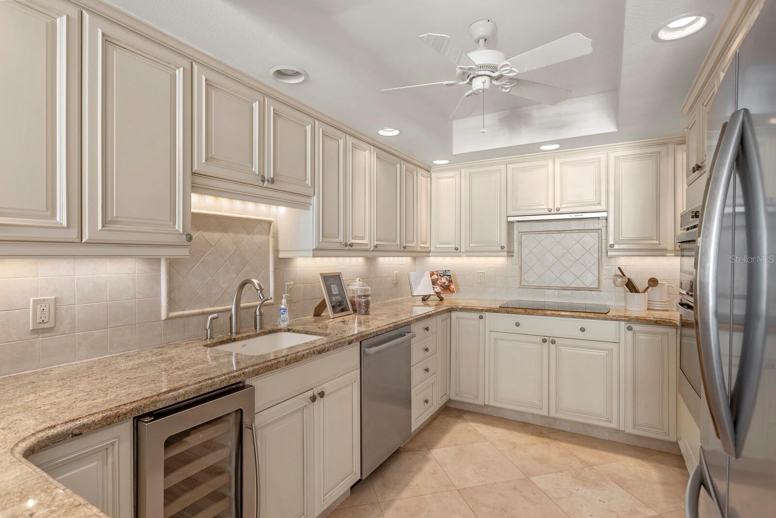 LIDO BEACH CLUB - Residential