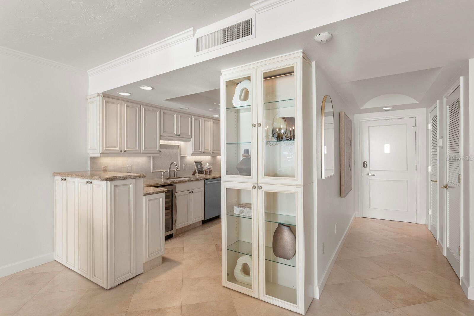 LIDO BEACH CLUB - Residential