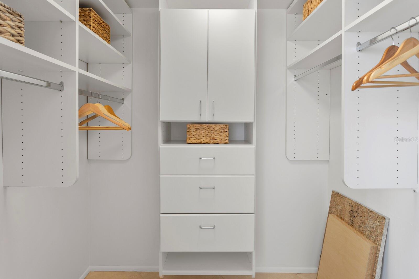 LIDO BEACH CLUB - Residential