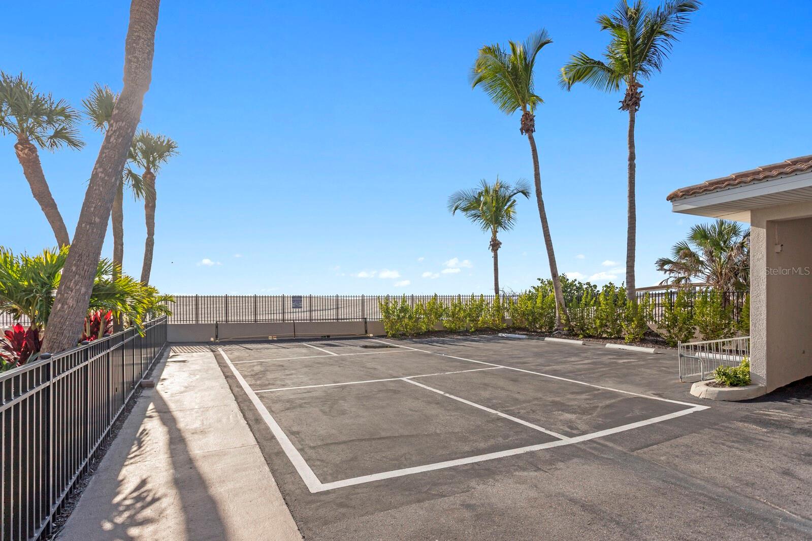 LIDO BEACH CLUB - Residential