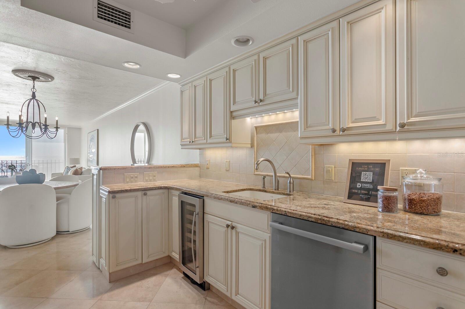 LIDO BEACH CLUB - Residential