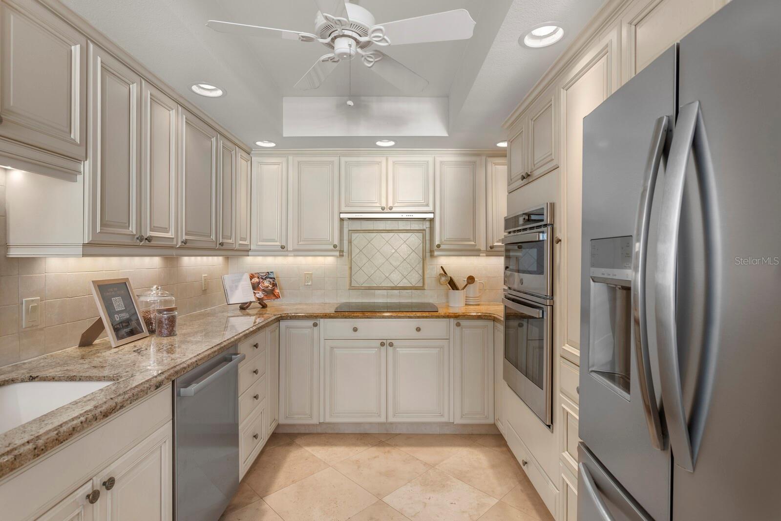 LIDO BEACH CLUB - Residential