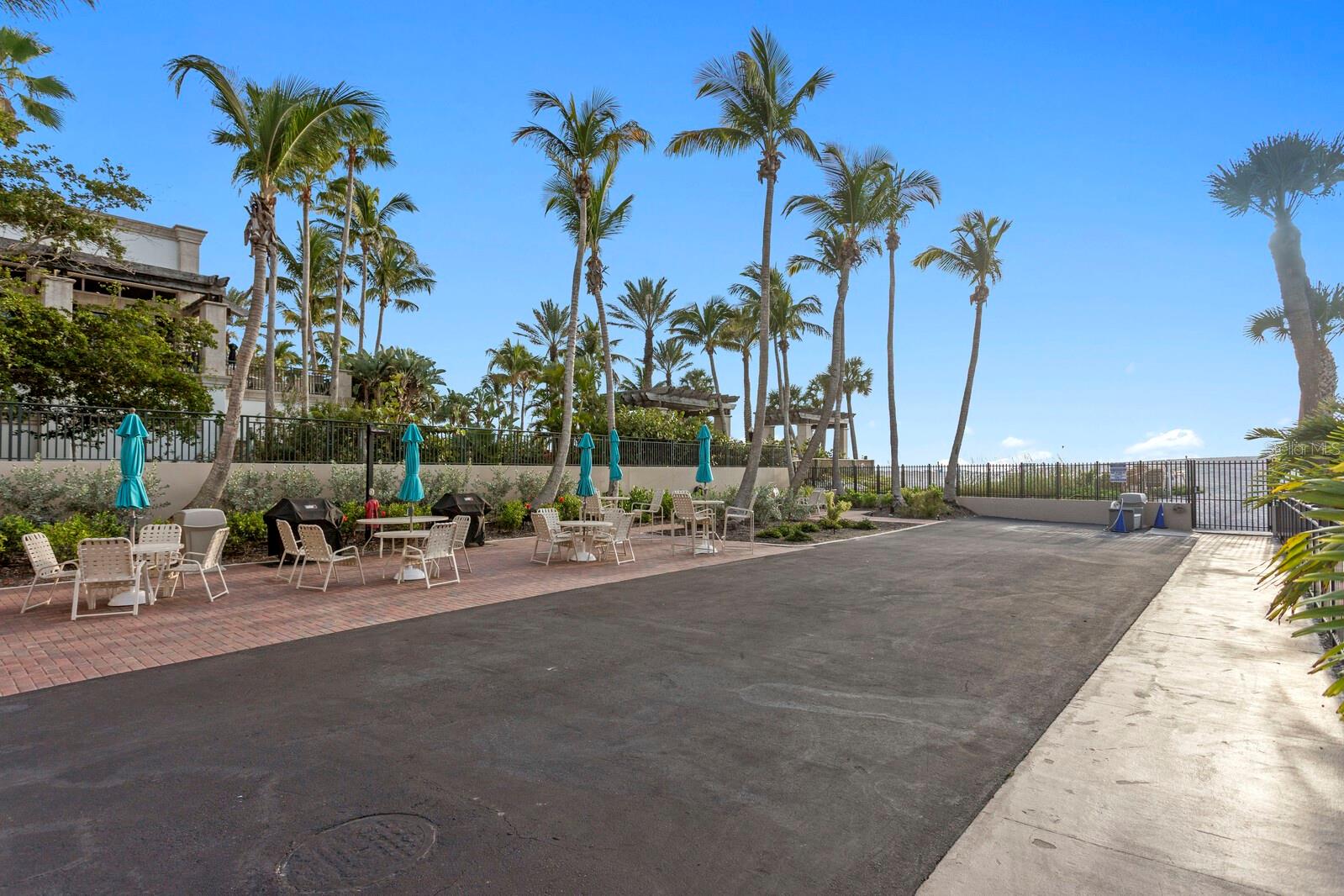 LIDO BEACH CLUB - Residential