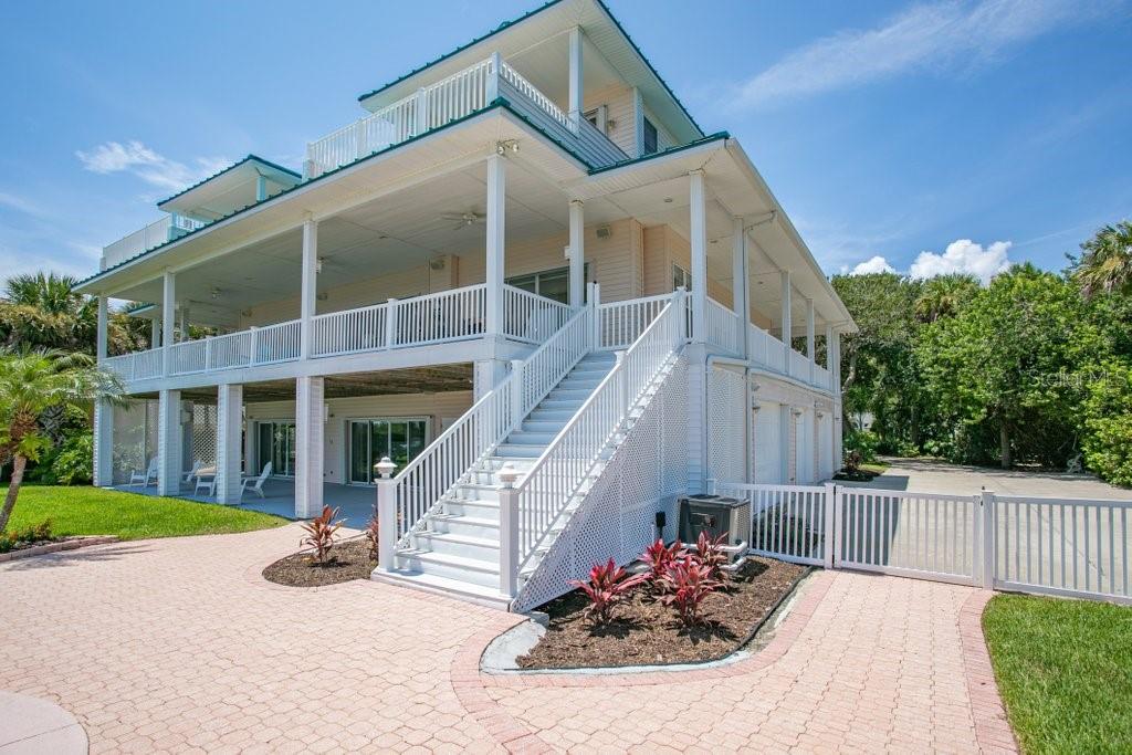 LAMBERT AVE UNIT 02 - Residential