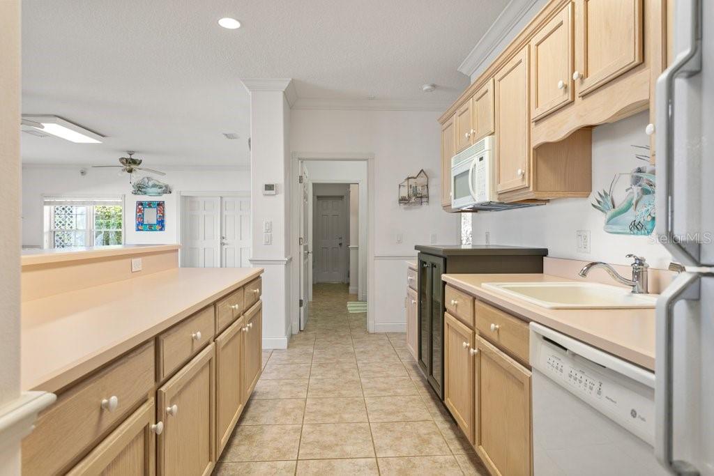 LAMBERT AVE UNIT 02 - Residential