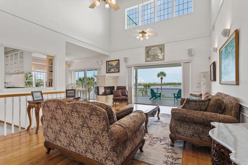 LAMBERT AVE UNIT 02 - Residential