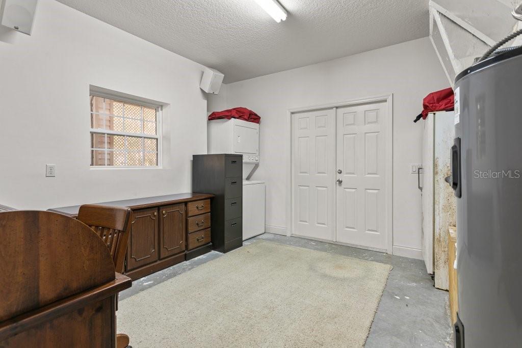 LAMBERT AVE UNIT 02 - Residential