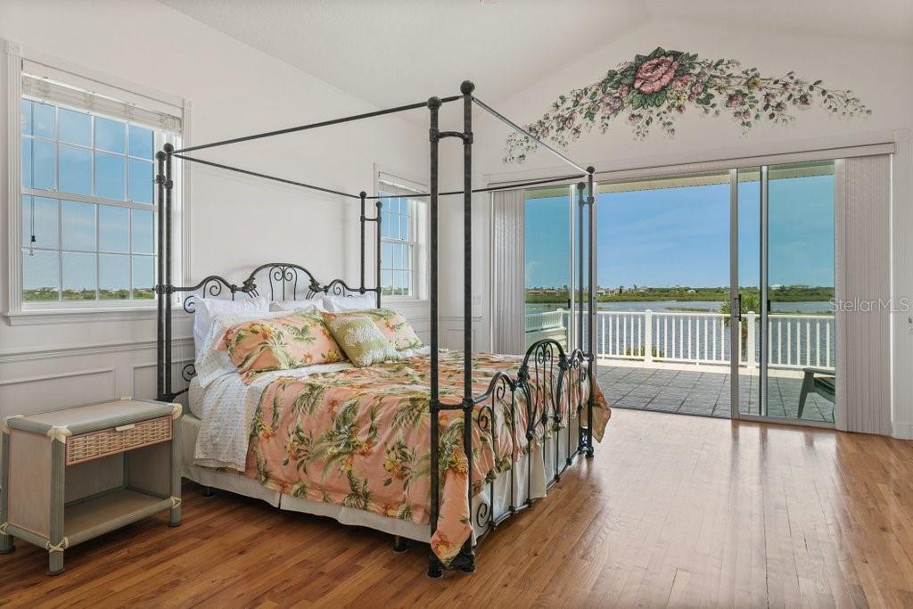 LAMBERT AVE UNIT 02 - Residential