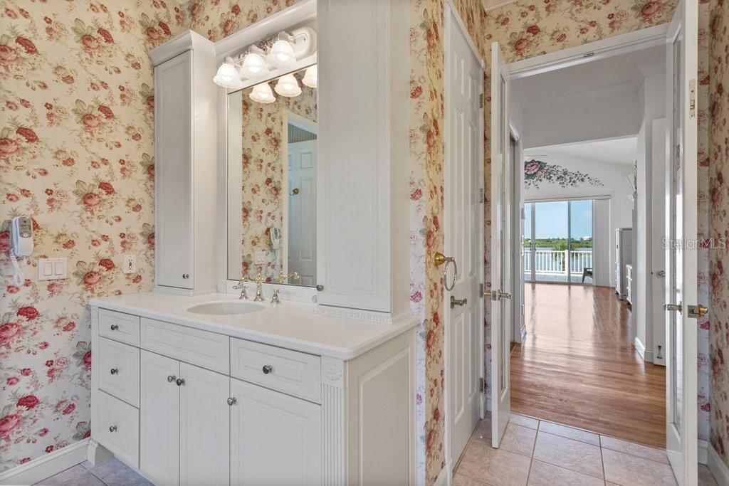 LAMBERT AVE UNIT 02 - Residential