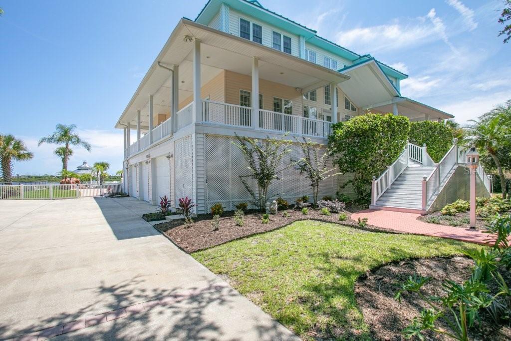 LAMBERT AVE UNIT 02 - Residential