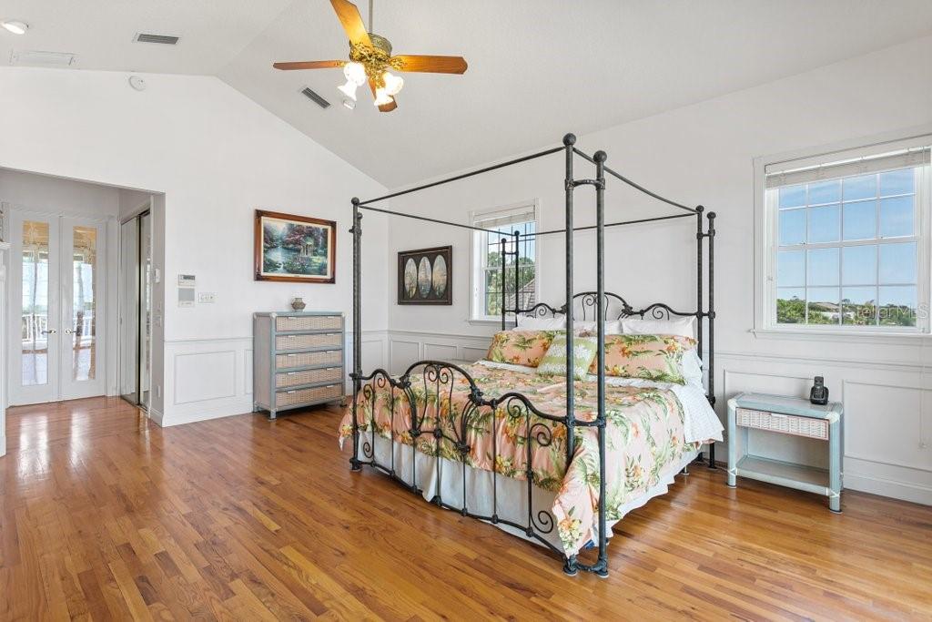 LAMBERT AVE UNIT 02 - Residential