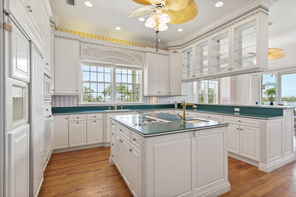 LAMBERT AVE UNIT 02 - Residential