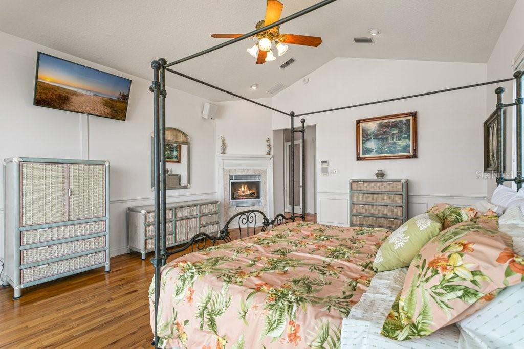 LAMBERT AVE UNIT 02 - Residential