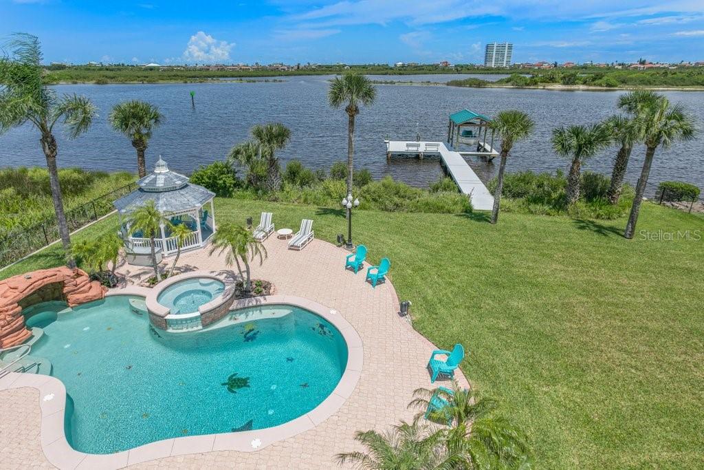 LAMBERT AVE UNIT 02 - Residential