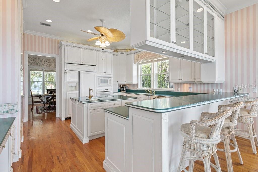 LAMBERT AVE UNIT 02 - Residential