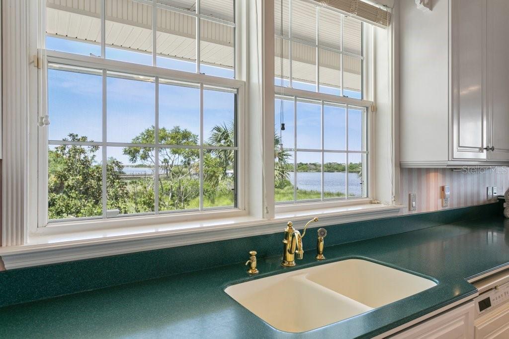 LAMBERT AVE UNIT 02 - Residential