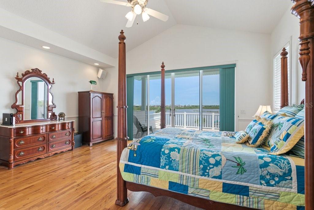 LAMBERT AVE UNIT 02 - Residential