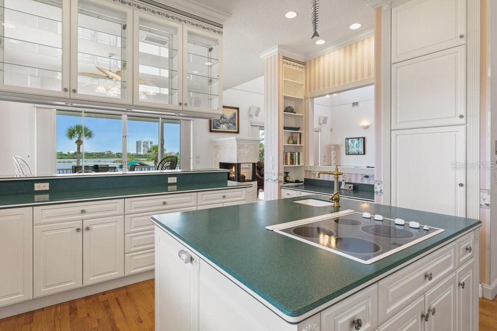 LAMBERT AVE UNIT 02 - Residential