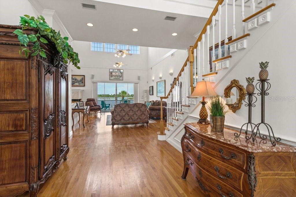 LAMBERT AVE UNIT 02 - Residential