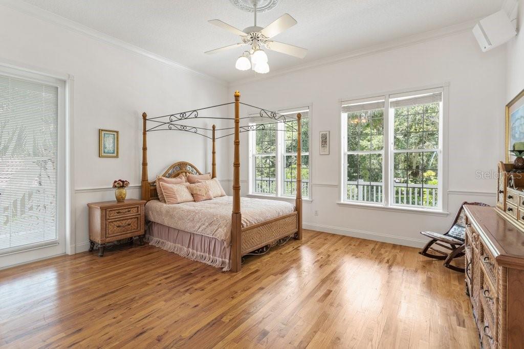 LAMBERT AVE UNIT 02 - Residential