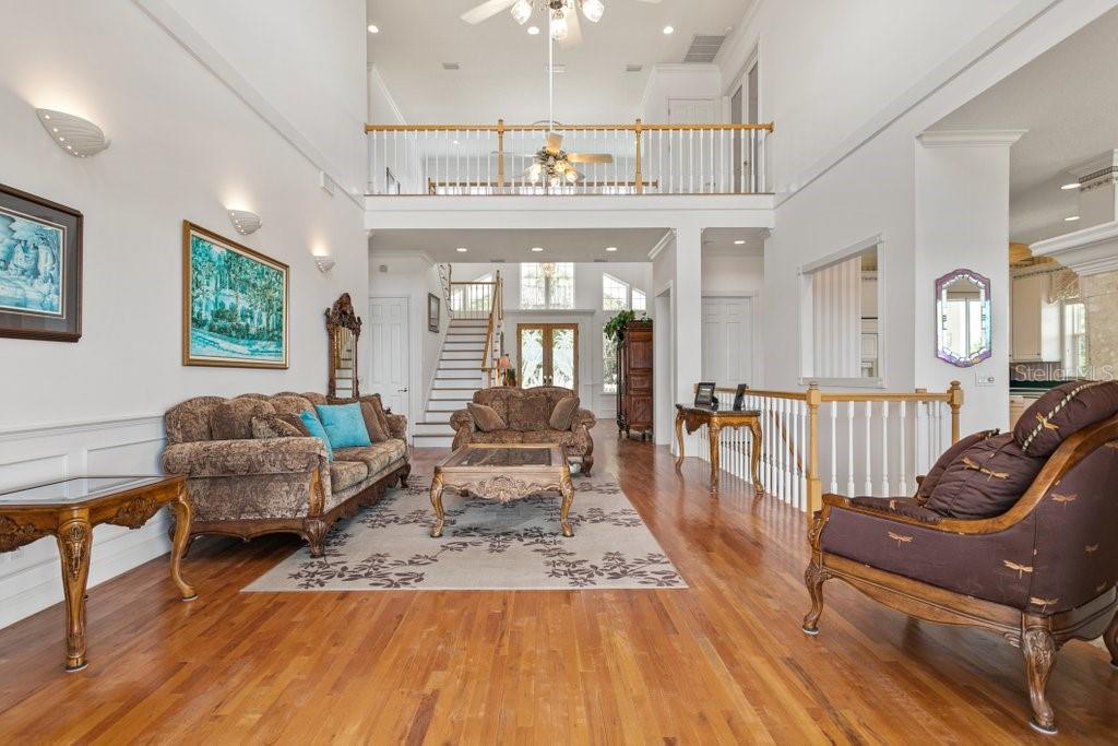 LAMBERT AVE UNIT 02 - Residential