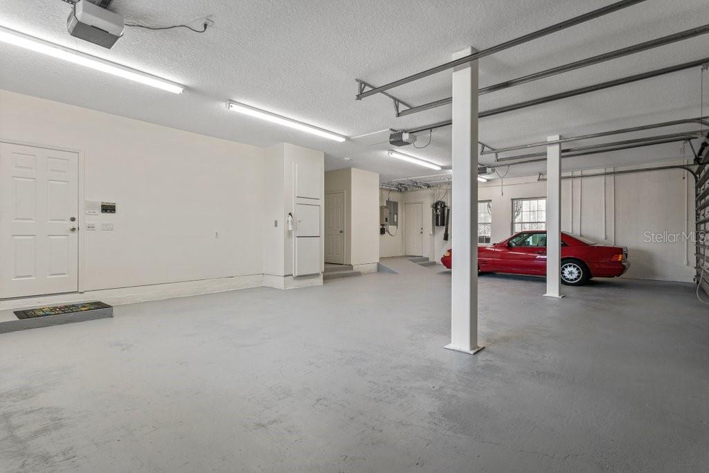 LAMBERT AVE UNIT 02 - Residential