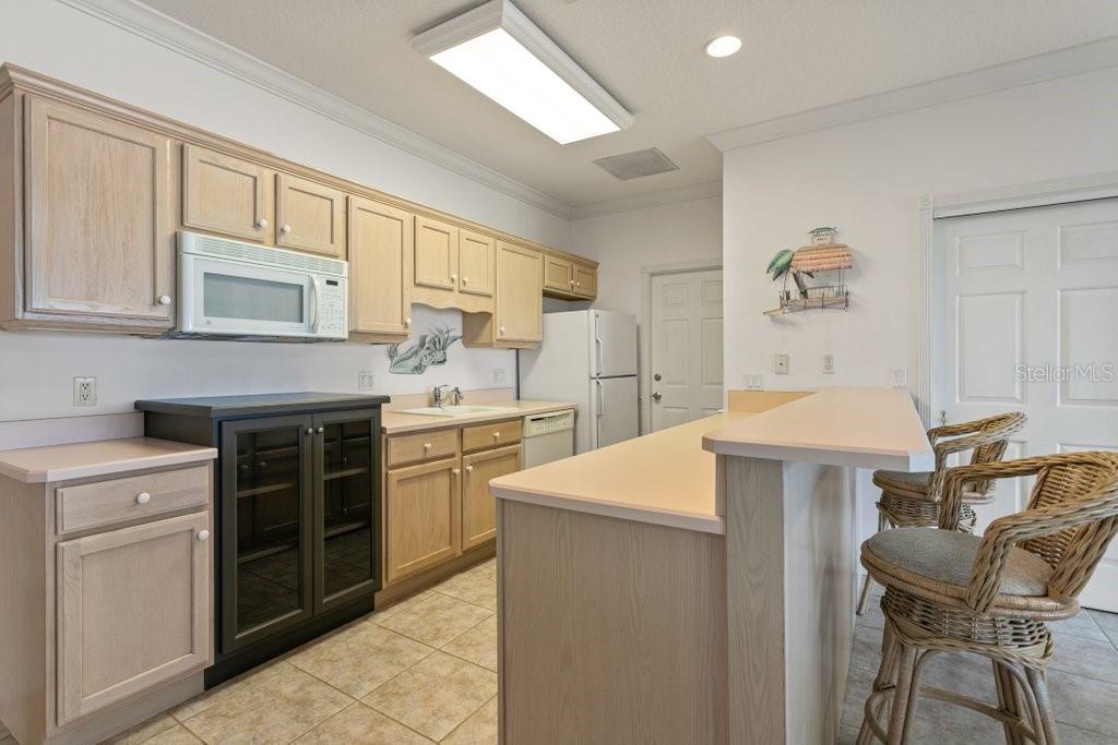 LAMBERT AVE UNIT 02 - Residential