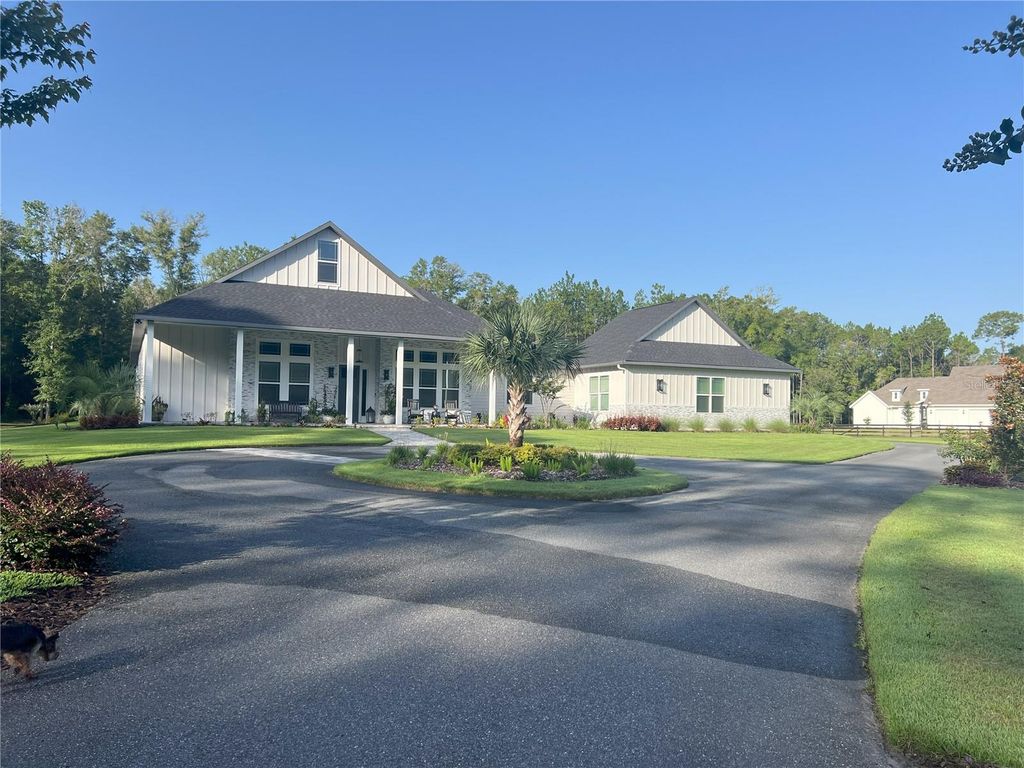 Photo of 14407 NW 50th Place, Alachua, FL 32615 (MLS # GC534561)