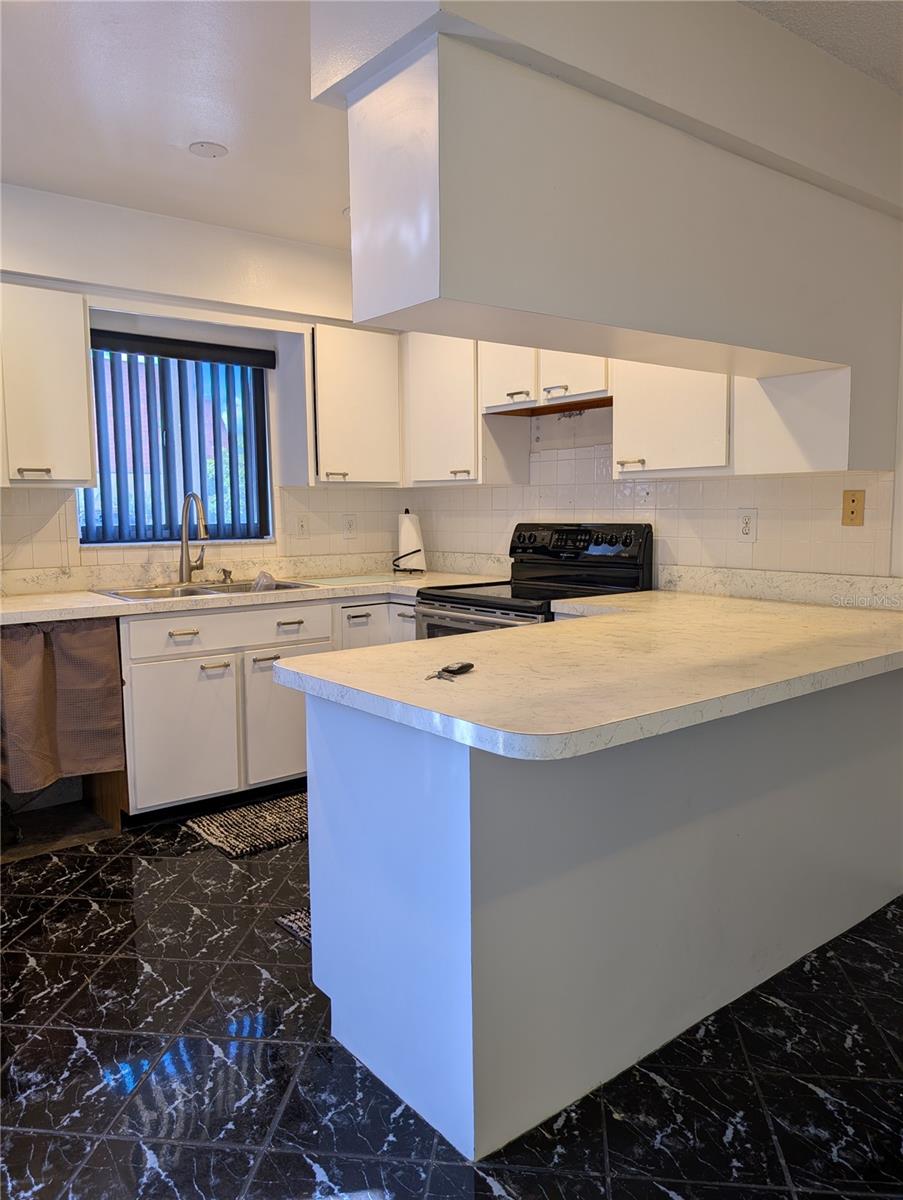 OAK TRACE UNIT II - Residential