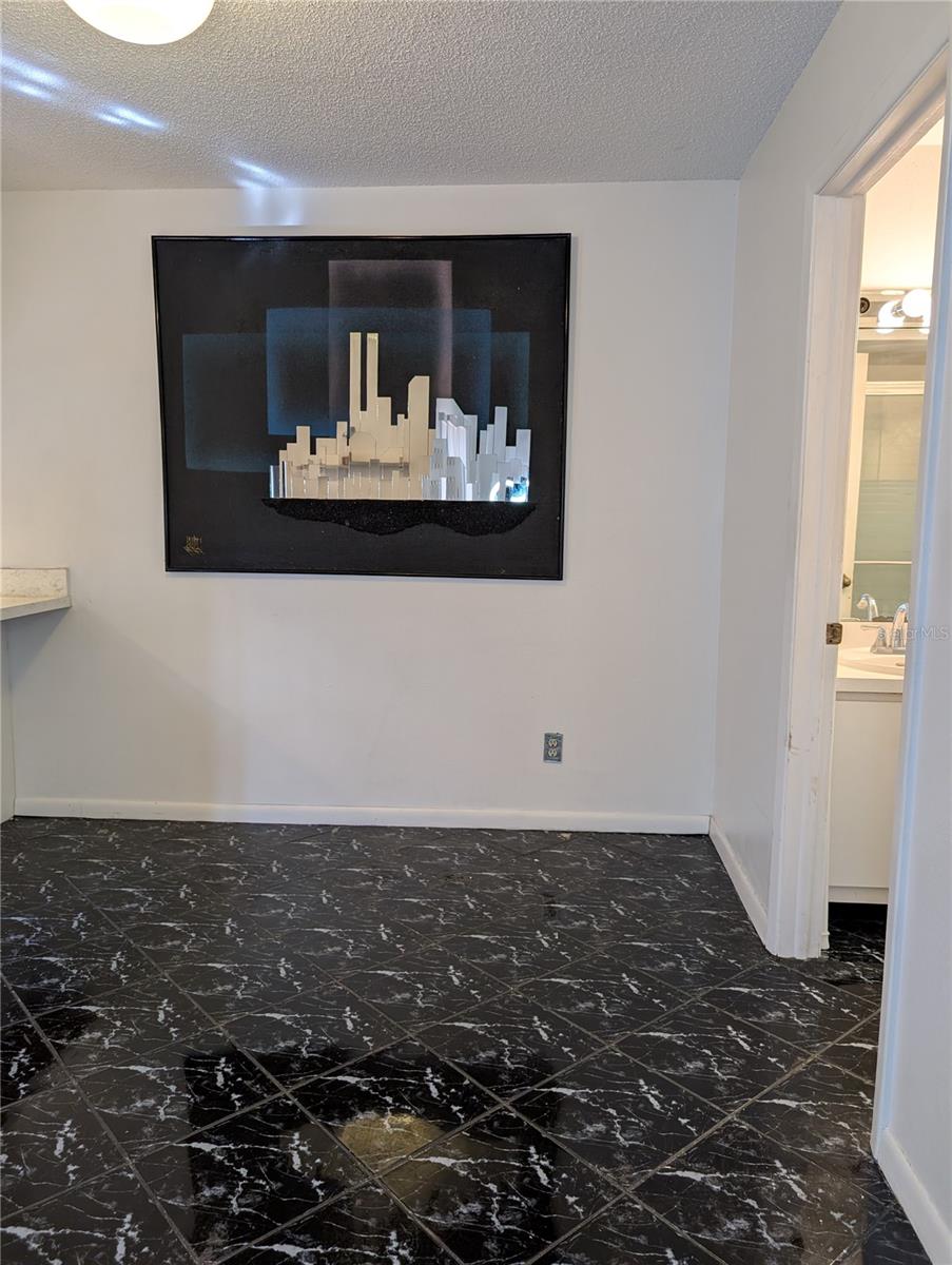 OAK TRACE UNIT II - Residential