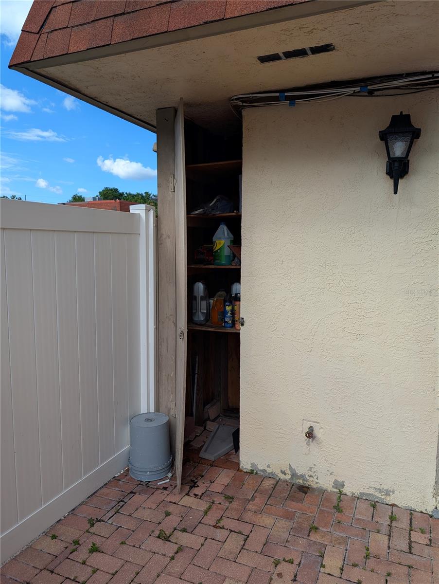 OAK TRACE UNIT II - Residential