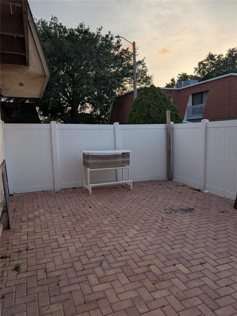 OAK TRACE UNIT II - Residential