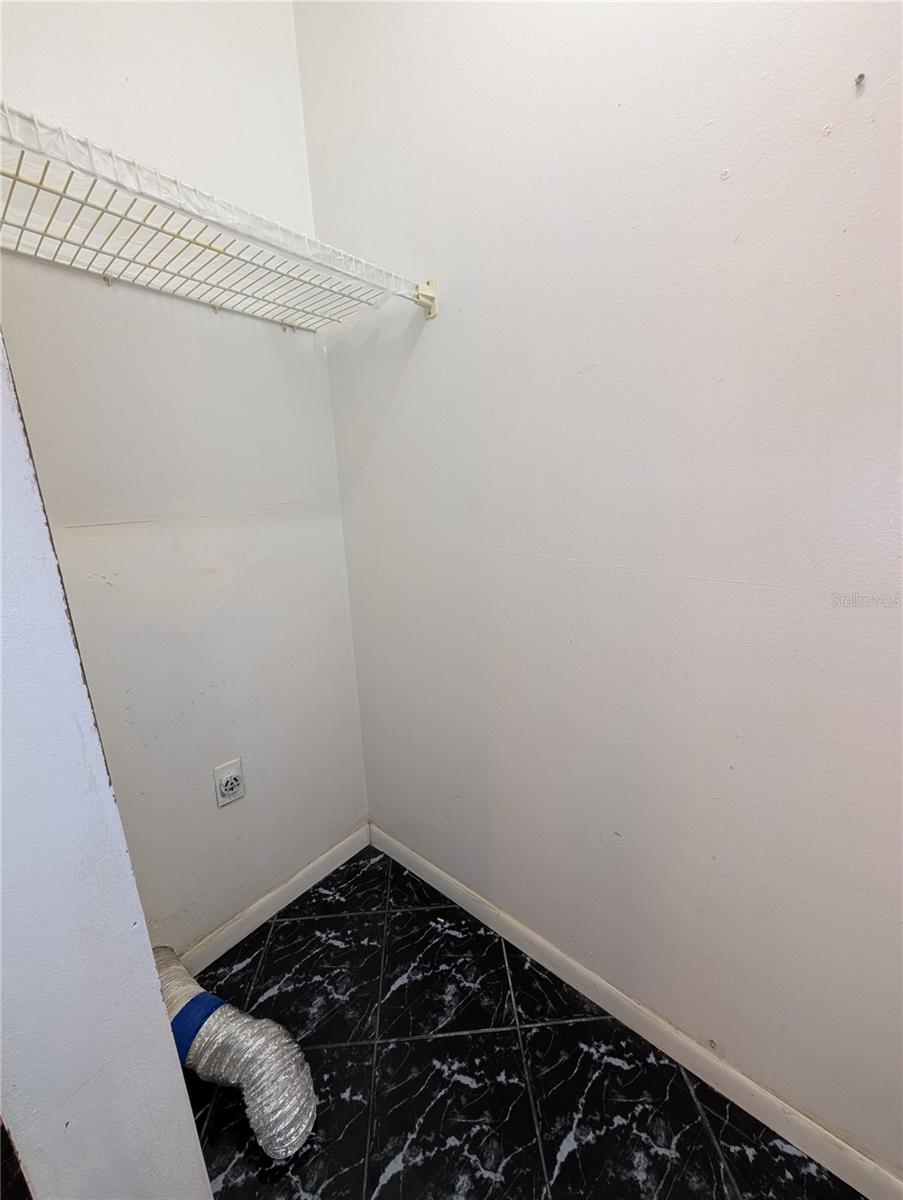 OAK TRACE UNIT II - Residential