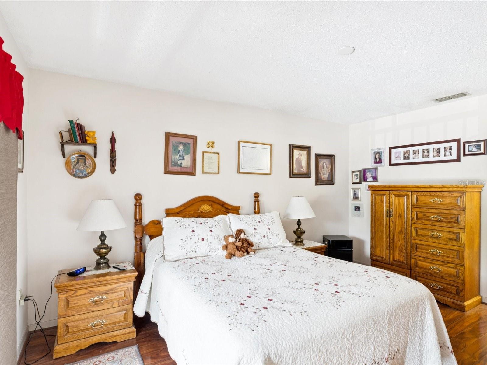 HILLSIDE CONDO - Residential