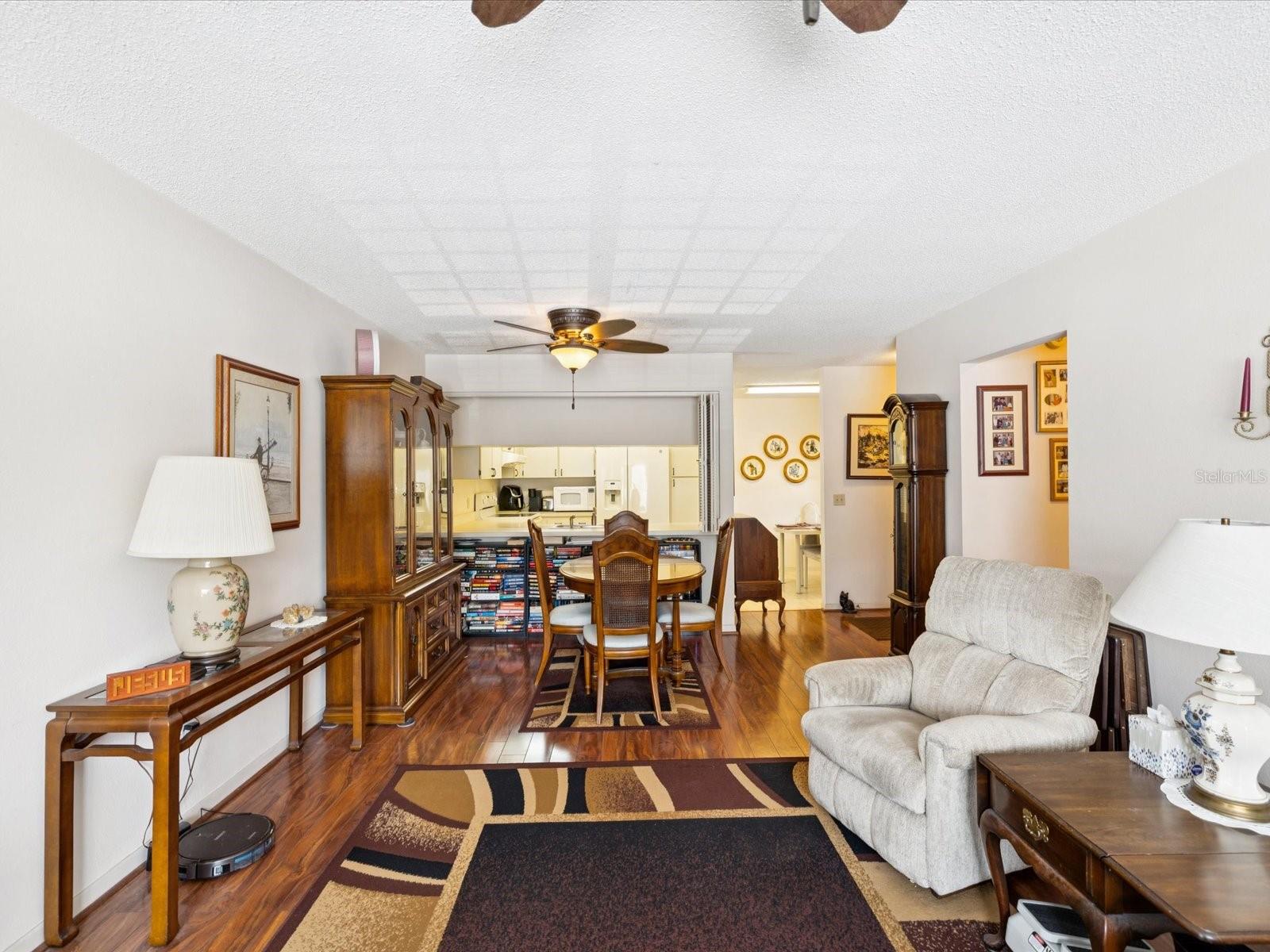 HILLSIDE CONDO - Residential