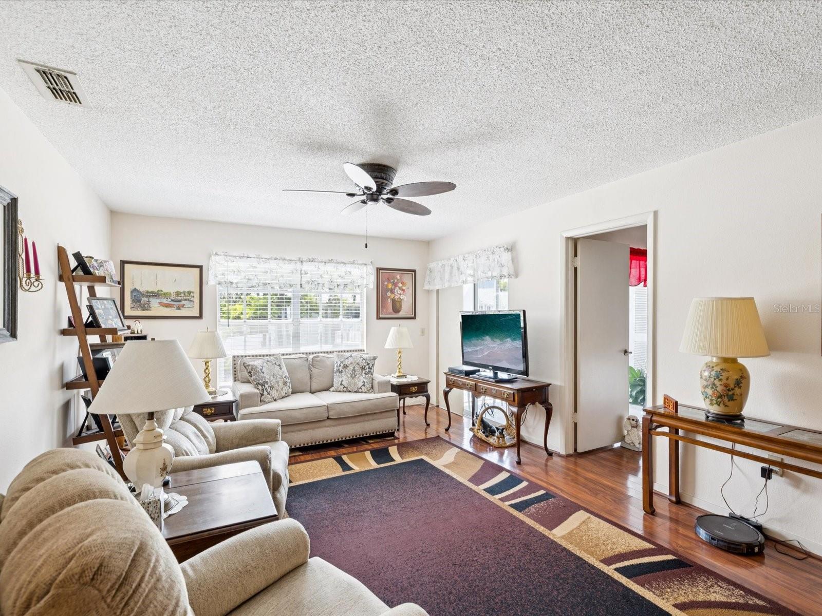HILLSIDE CONDO - Residential