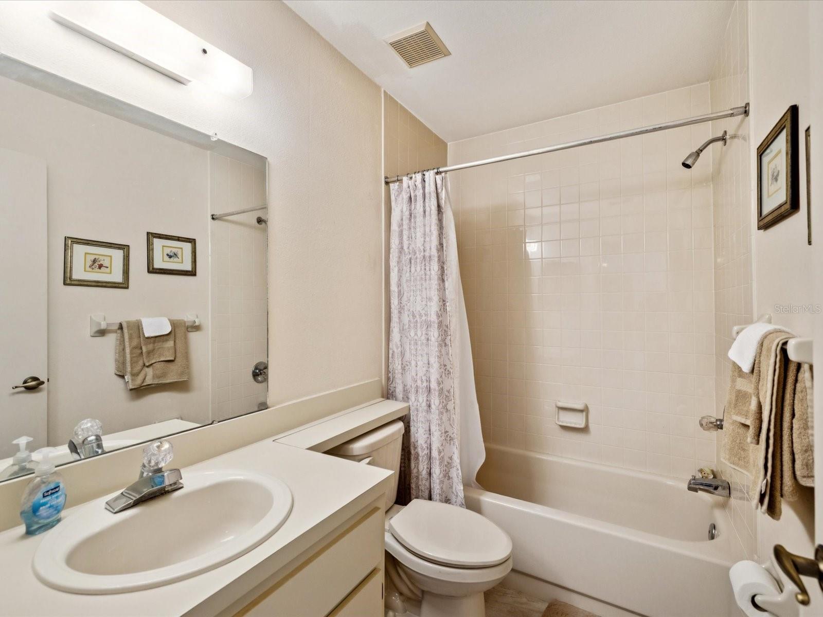 HILLSIDE CONDO - Residential