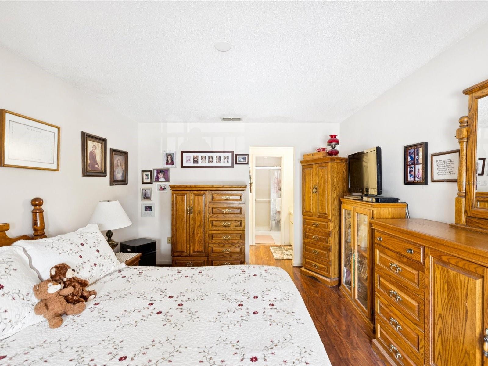 HILLSIDE CONDO - Residential