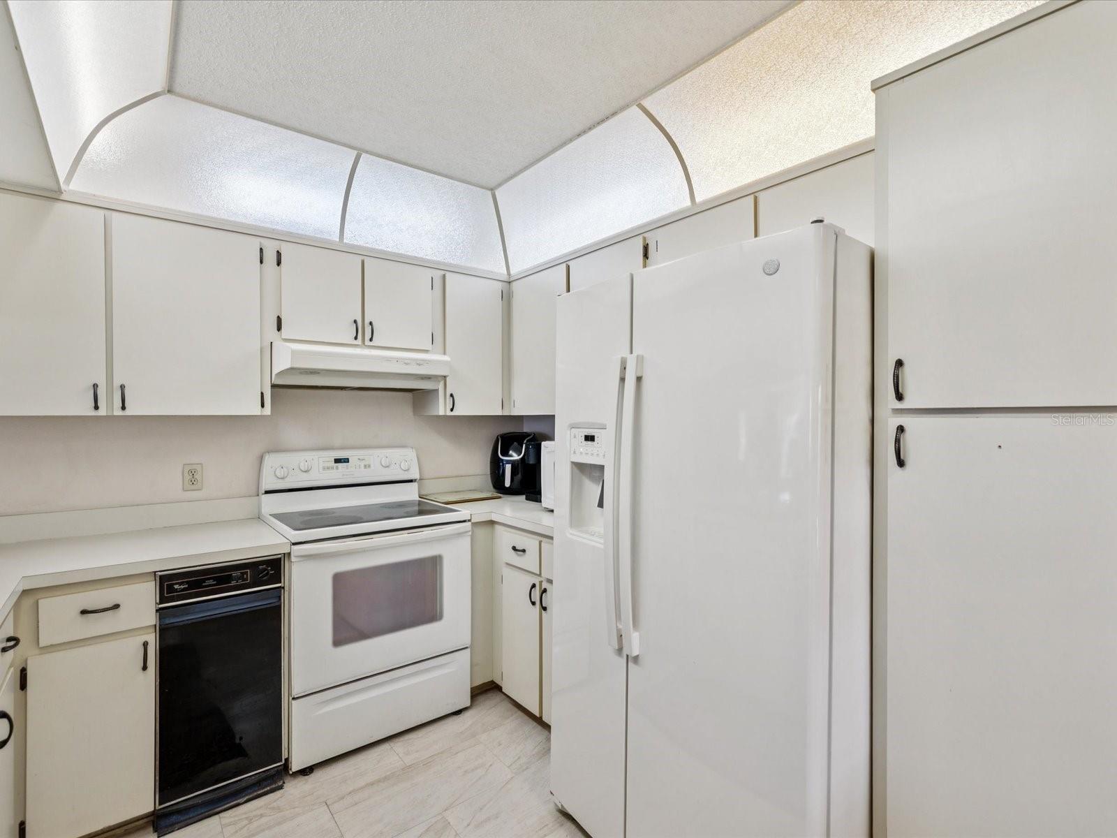 HILLSIDE CONDO - Residential