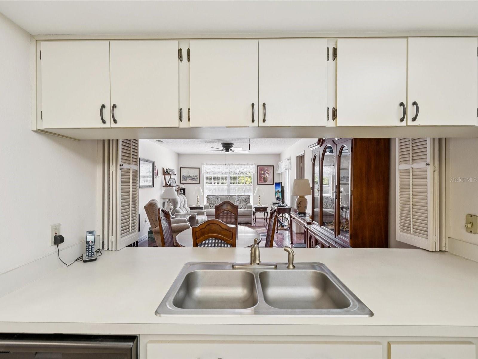 HILLSIDE CONDO - Residential